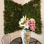 Apartment Pied A Terre - La *