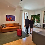 Apartment Pied A Terre - La *